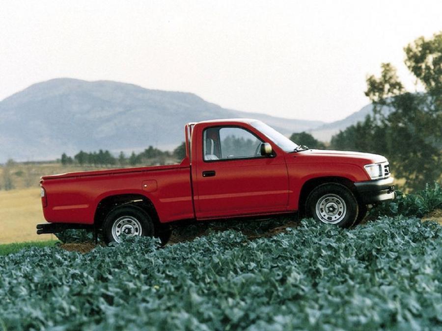  Toyota Hilux 2400D Single Cab 1997 года  (ZA) (фото 3 из 4)